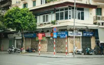 Hàng quán đóng cửa, phố cổ Hà Nội đìu hiu vì COVID-19