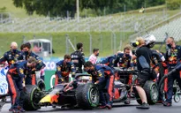 Đua xe F1: Các kĩ sư Red Bull đã sửa chữa xe của Max Verstappen nhanh như thế nào?