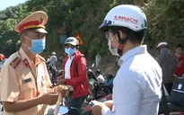 Tránh khai báo y tế, hàng ngàn người tự ý rời Đà Nẵng bằng cách vượt đèo Hải Vân