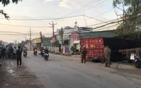 Container văng xuống đường đè chết một phụ nữ