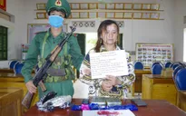Bắt giữ đối tượng nữ vận chuyển 2 bánh heroin, 1.600 viên ma túy tổng hợp
