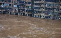 COVID-19 vừa qua, Vũ Hán lại ngập trong biển nước