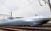 Nhật Bản ra mắt tàu cao tốc Shinkansen mới phá kỷ lục về tốc độ
