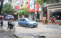 Đoạn đường dài gần 1km có tới gần trăm "ổ gà", "ổ voi"