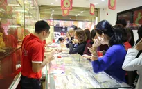 Giá vàng lập đỉnh sau 9 năm: Cẩn trọng đầu tư ngắn hạn!