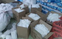 Hàng chục tấn găng tay đã qua sử dụng được tái chế để... bán ra thị trường
