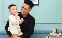 Việt Anh căng thẳng vượt qua khủng hoảng hậu ly hôn cùng con trai
