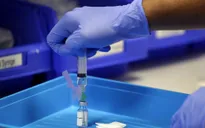 Chỉ một nửa dân số Anh muốn tiêm vaccine ngừa COVID-19