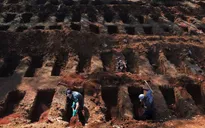 COVID-19 lây lan chóng mặt, thế giới vượt ngưỡng 20 triệu ca nhiễm