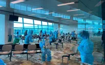 Đưa hơn 240 công dân Việt Nam từ Singapore về nước an toàn