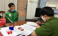 Bắt đối tượng giả danh xe ôm vận chuyển ma túy