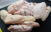 Cảnh báo: Phát hiện thịt gà nhập khẩu từ Brazil có virus SARS-CoV-2