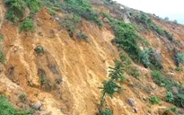 Người dân "mất ăn, mất ngủ" vì lo sạt lở bãi thải mỏ than
