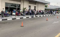 Đưa hơn 340 công dân Việt Nam từ Angola về nước