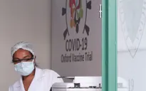 Vaccine COVID-19 có thể không đến với những người cần được bảo vệ nhất