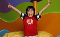 Ngôi sao YouTube nhí làm video về phòng chống COVID-19