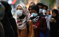 Malaysia phạt tiền người không đeo khẩu trang nơi công cộng