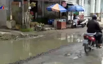 Đường bộ ngập như sông tại Cần Thơ