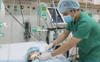 Rơi xuống nước khi đi câu cùng ông, bé gái đuối nước nguy kịch