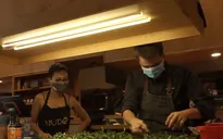 Người nước ngoài tại Việt Nam nỗ lực tham gia phòng, chống dịch COVID-19