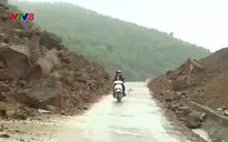 Đường hàng chục tỷ đồng chưa bàn giao đã xuống cấp tại Hà Tĩnh
