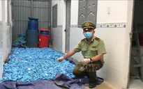 Phát hiện hơn 20 tấn găng tay y tế thu gom để tái sử dụng