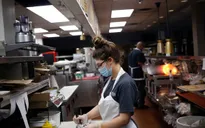 Doanh nghiệp Mỹ xác định "sống chung với virus"