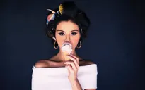 Selena Gomez diện bikini, quảng bá ca khúc mới cùng BLACKPINK