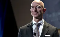 Jeff Bezos đạt đến đỉnh cao giàu có mới của con người