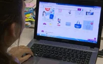 Mua sắm trực tuyến tại Việt Nam đạt "đỉnh" nhờ COVID-19