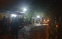 Kè đá sập vùi lán trại, đè chết người trong mưa lớn