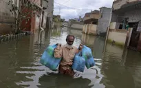 Mưa lớn liên tiếp gây ngập lụt ở Pakistan, ít nhất 63 người thiệt mạng