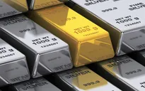 Vì sao giới đầu tư đổ xô vào kim loại quý?