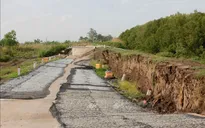 Sạt lở nghiêm trọng tại đê biển Tây