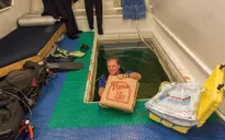 Câu chuyện tiêu tiền: Thắt lưng đồ hiệu hay pizza dưới nước?