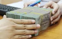 “Ngấm đòn” COVID-19, nợ xấu ngân hàng phình to