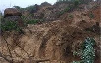 Di dời khẩn cấp người dân trước nguy cơ sạt lở bãi thải mỏ than