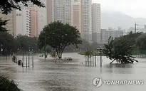 Hàn Quốc thiệt hại nặng nề vì mưa lũ kéo dài