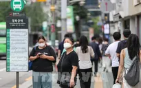 Hàn Quốc phạt nặng người không đeo khẩu trang trên tàu điện ngầm