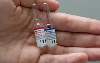 Nga bắt đầu tiêm vaccine ngừa COVID-19 cho khoảng 40.000 người tình nguyện