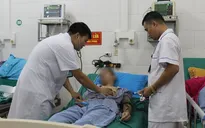 Người đàn ông nhập viện do ngộ độc rượu ngâm ấu tẩu