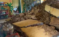Sạt lở đất đá trong đêm, một lớp học tại Lào Cai bị vùi lấp