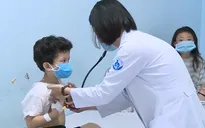 Học sinh TP.HCM nhập viện nghi ngộ độc: Tạm ngưng hợp đồng cung cấp thực phẩm cho trường