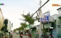 Clip: Xe bồn gây tai nạn do không làm chủ được tốc độ