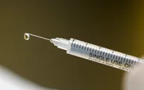 Thế giới chỉ quay lại cuộc sống bình thường khi có đủ vaccine COVID-19
