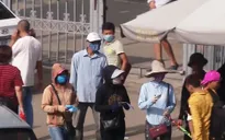 Vạch trần thủ đoạn bán tăm từ thiện đội giá hàng chục lần