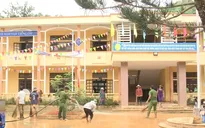 Công an, biên phòng giúp trường học khắc phục hậu quả mưa lũ