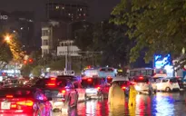 Chậm tiến độ các dự án thoát nước, đường Hà Nội ngập "không lối thoát" ngày mưa