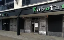 Nhà hàng chuyên về robot hút khách tại Anh