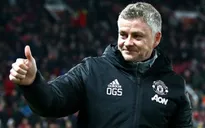 Solskjaer châm chọc Mourinho sau vận may tại vòng 3 Ngoại hạng Anh